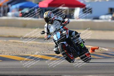 media/Dec-18-2022-SoCal Trackdays (Sun) [[8099a50955]]/Turn 2 (950am)/